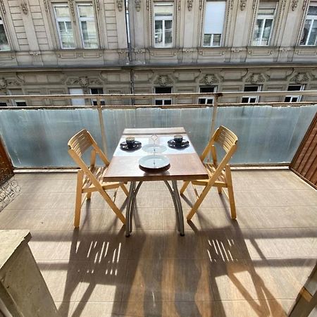 Parisi Flat Appartement Boedapest Buitenkant foto