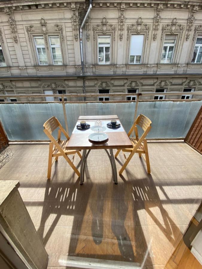 Parisi Flat Appartement Boedapest Buitenkant foto