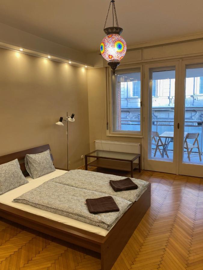 Parisi Flat Appartement Boedapest Buitenkant foto