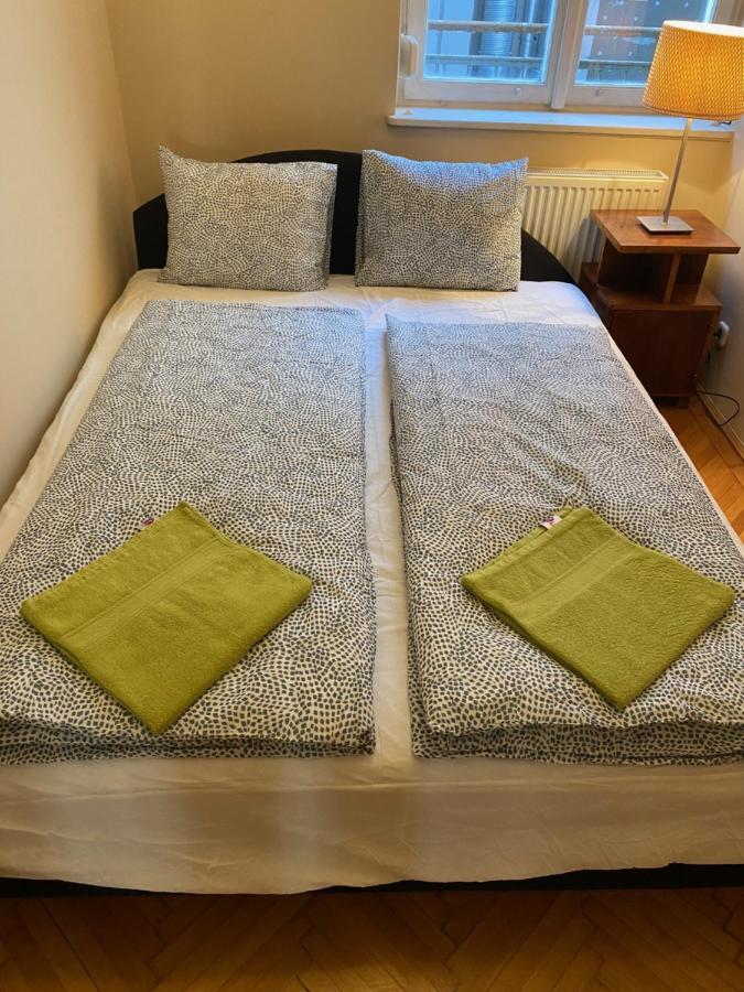 Parisi Flat Appartement Boedapest Buitenkant foto