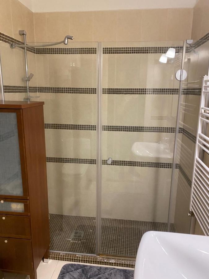 Parisi Flat Appartement Boedapest Buitenkant foto